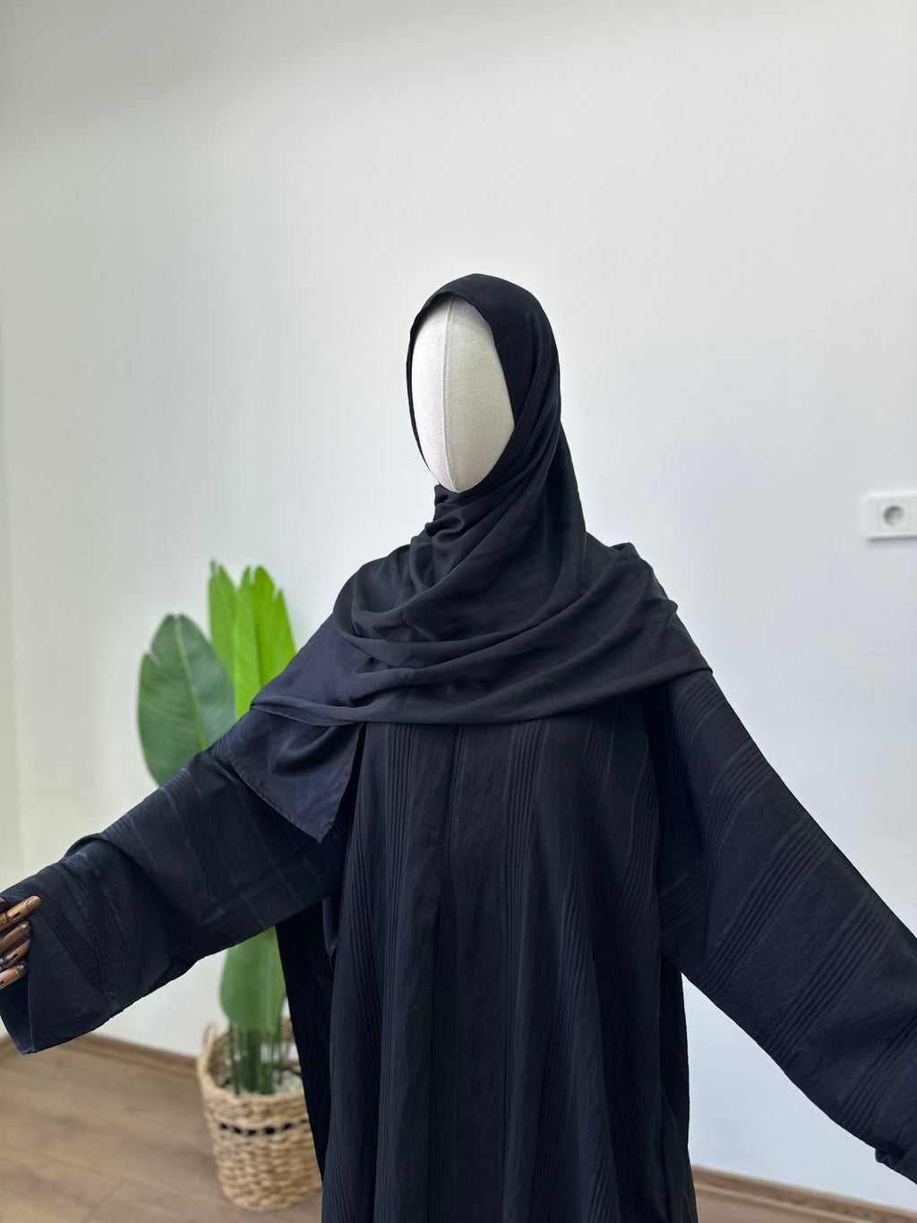 Lal Abaya / Siyah - Tensel Kupra /Etekli Şallı Takım