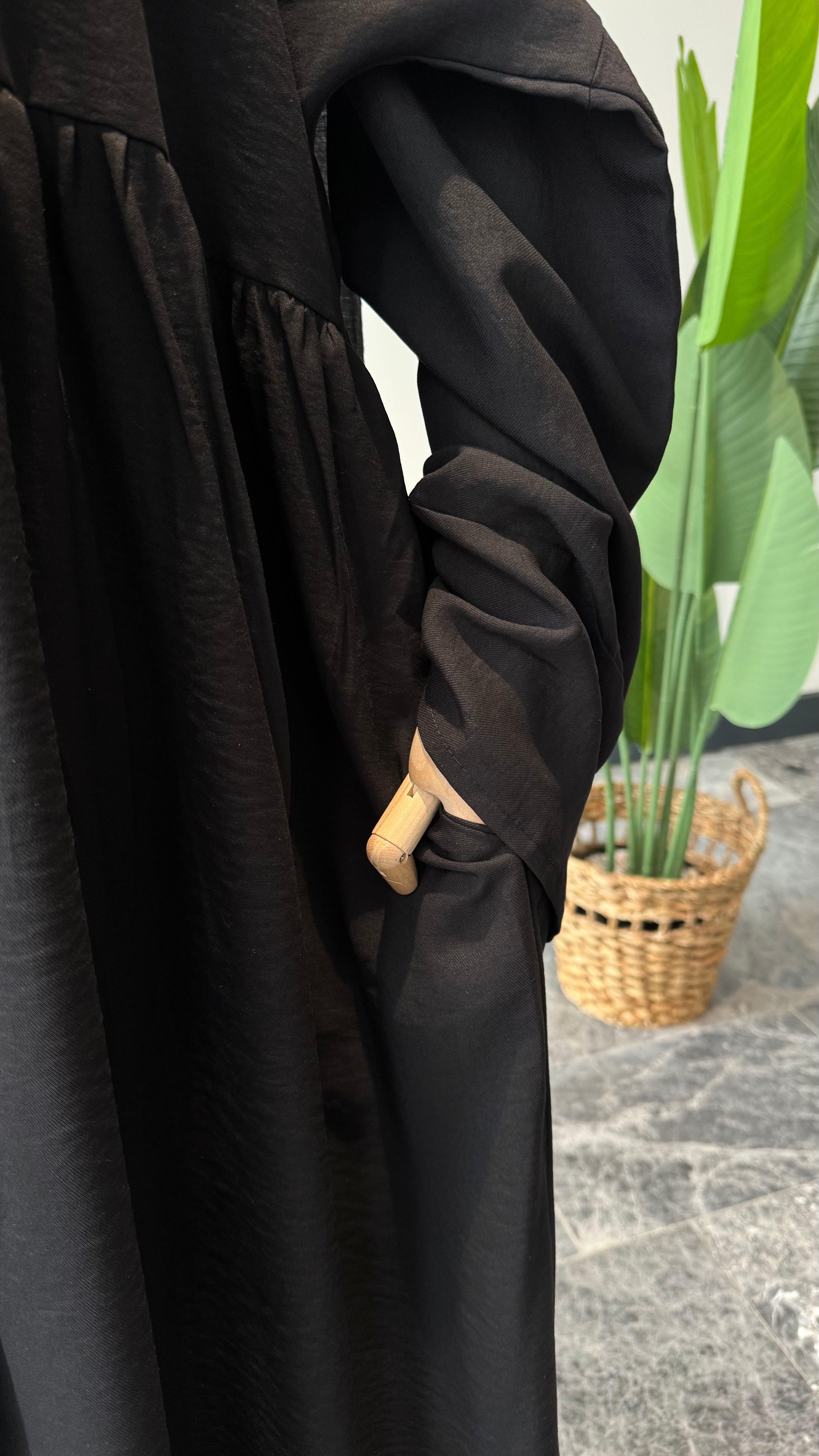 Tensel Kumaş/Robalı Siyah Ferace - Abaya kol