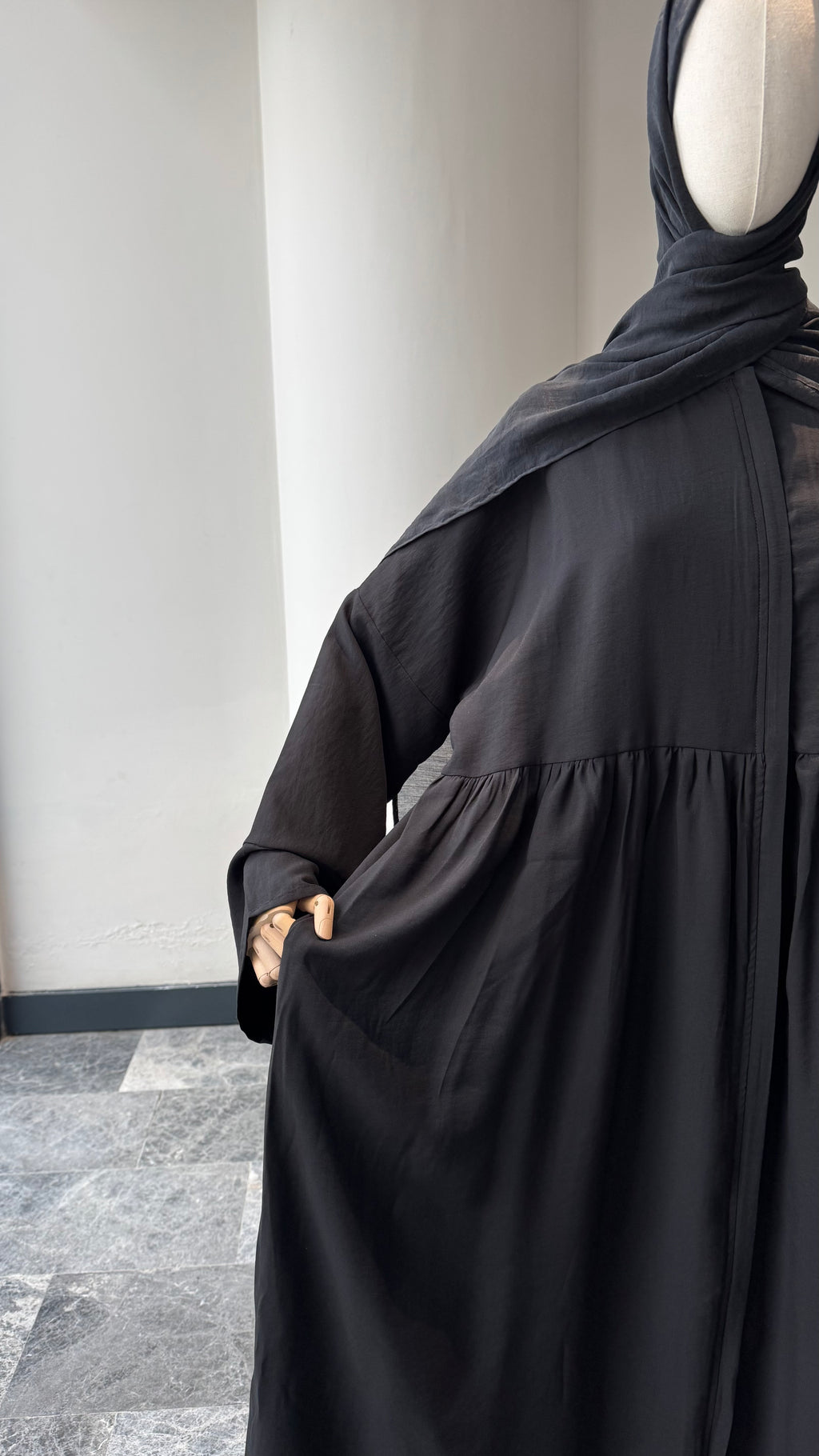 Tensel Kumaş/Robalı Siyah Ferace - Abaya kol